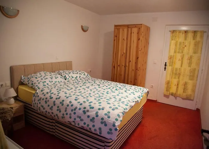 Prázdninový dům The 1882 Old House Vodnikova *